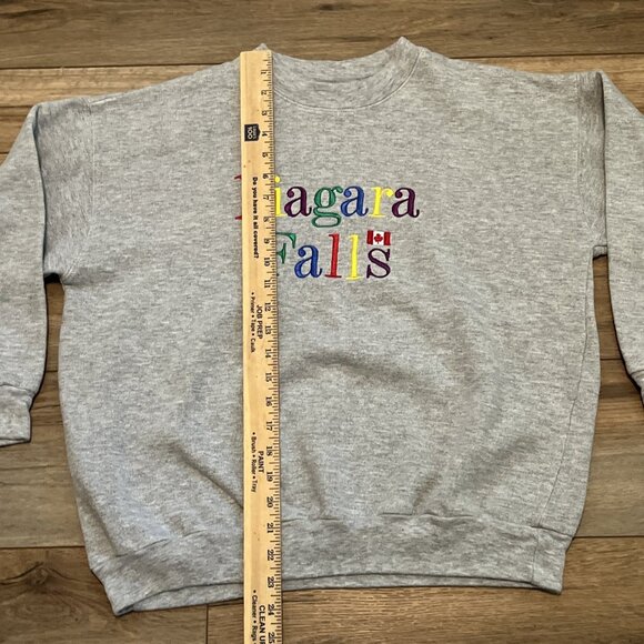 VTG Niagra Falls Crew Neck Sweatshirt Adult MEDIUM Heather Gray Canada Made - Picture 3 of 10